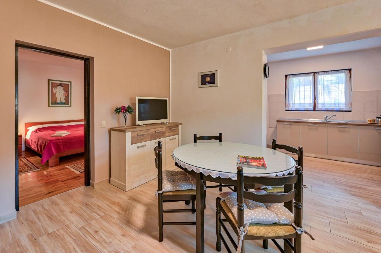 Iby Apartment Пула Екстер'єр фото
